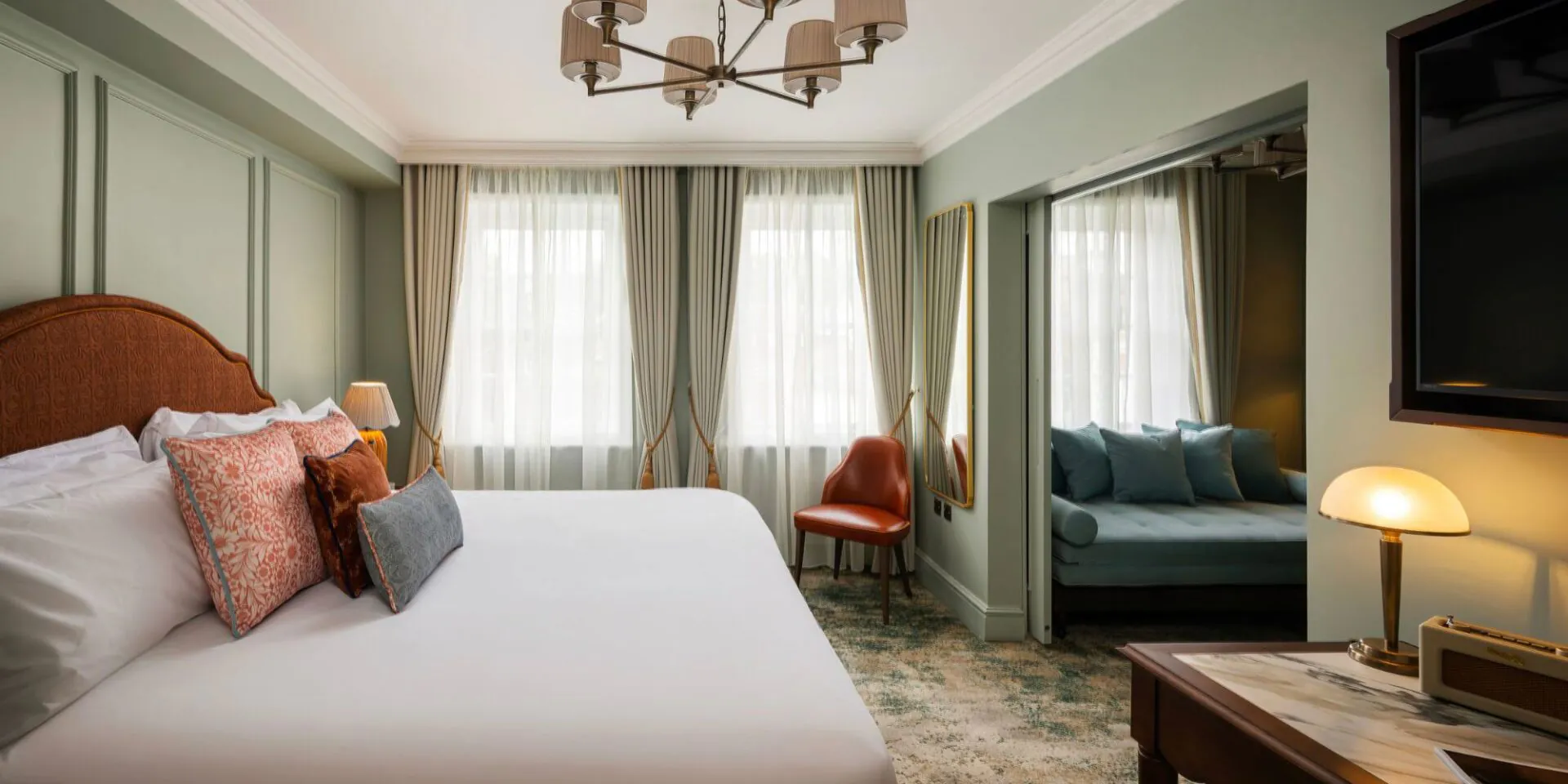 castle-hotel-suite