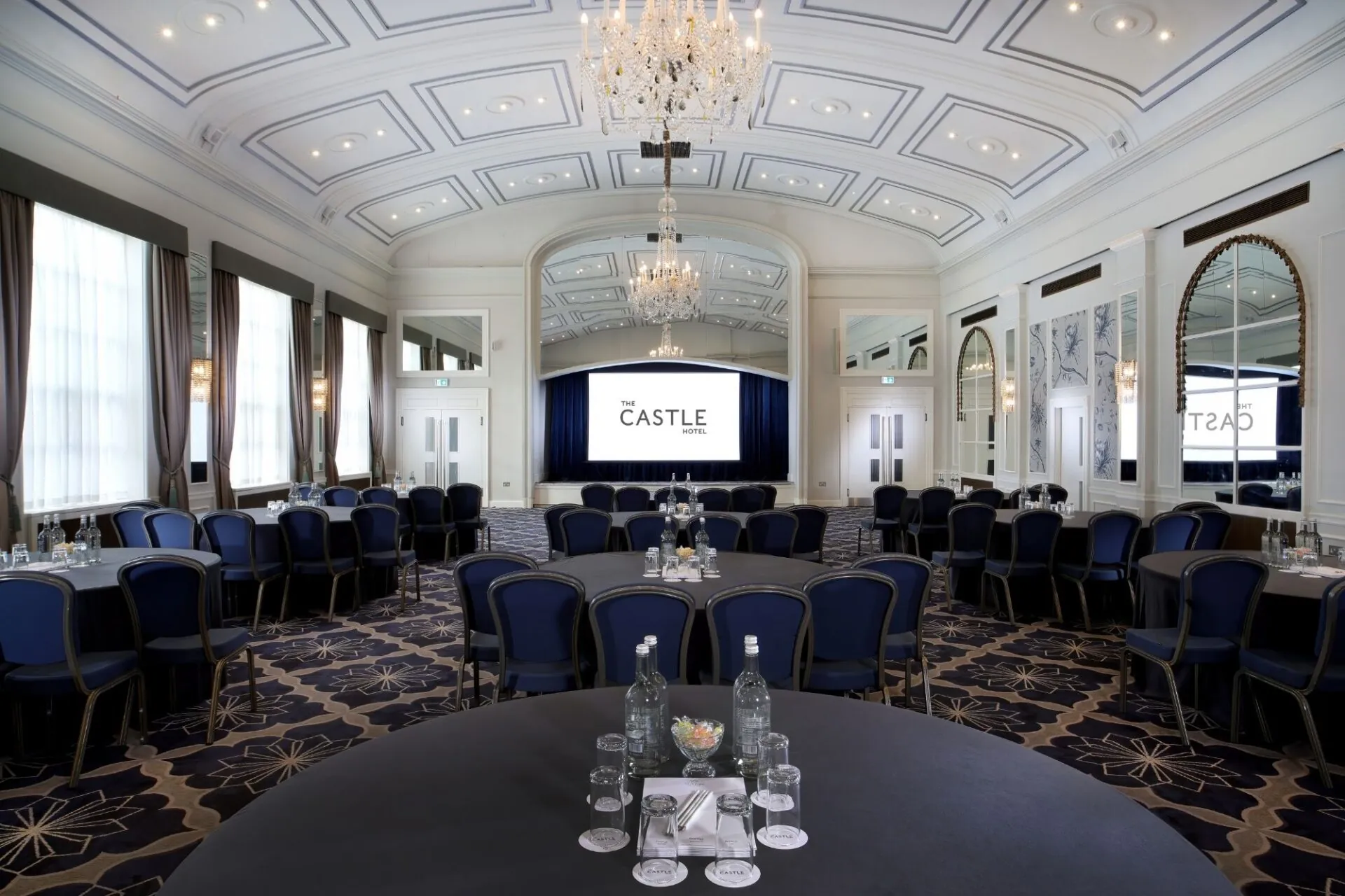 The Castle Hotel Windsor Windsor suite cabaret black logo