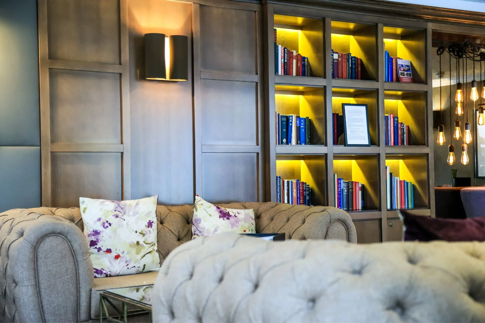 The Castle Hotel Windsor library area