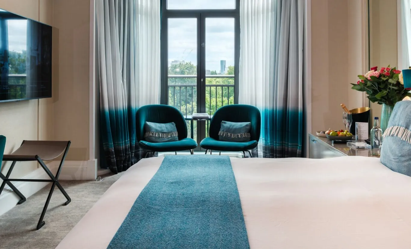 The Athenaeum Hotel Have an extra night on us Park Wing Bedroom
